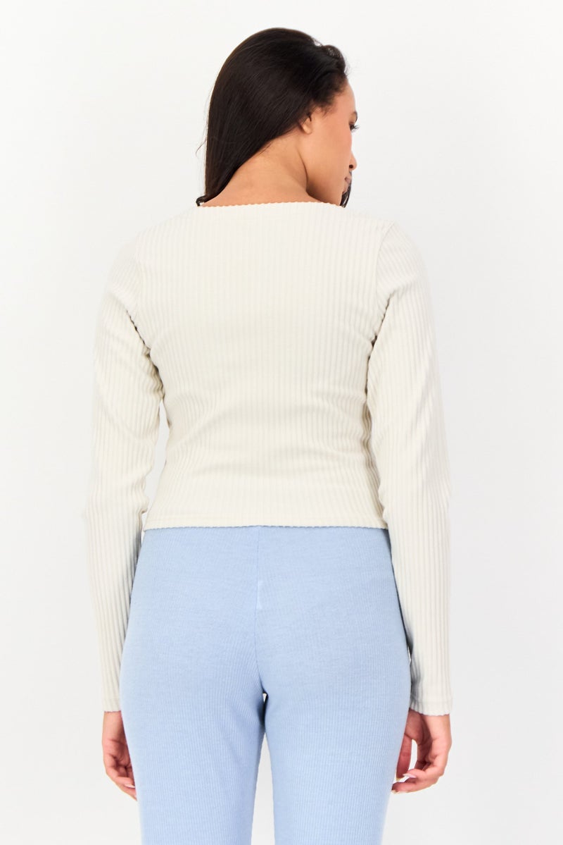 Nike سترة رياضية نسائية بأكمام طويلة مناسبة في الهواء الطلق، رمادي فاتح - Image 2